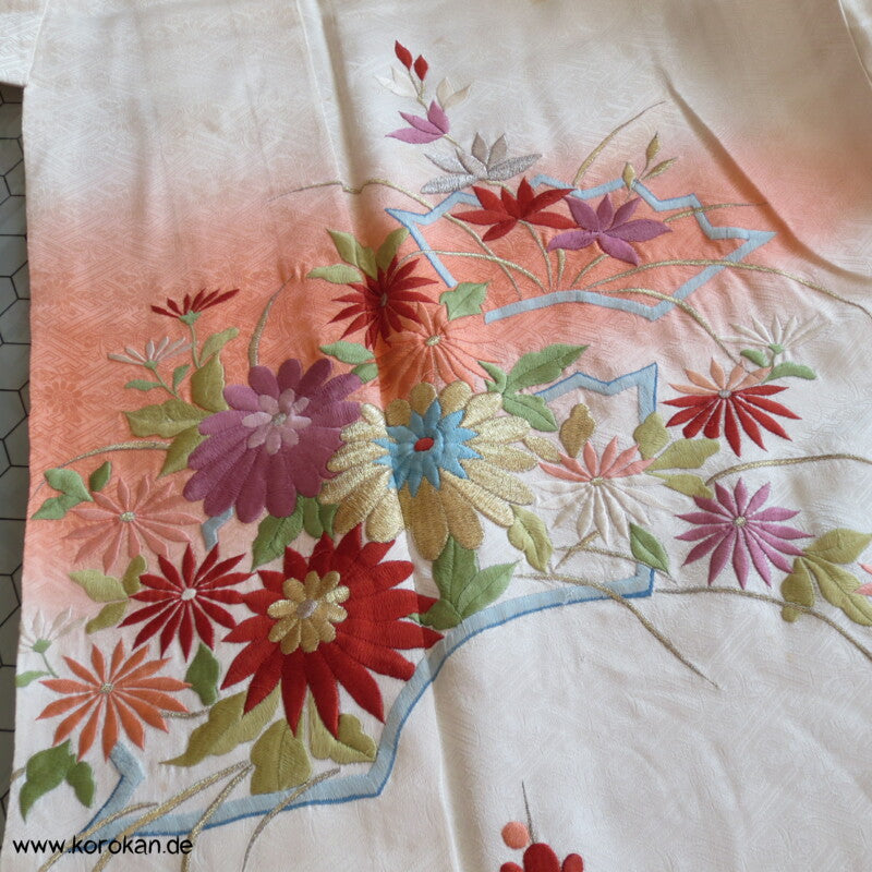 Sonnenaufgang, 4 Jahreszeiten Stickereien Furisode Seiden Kimono