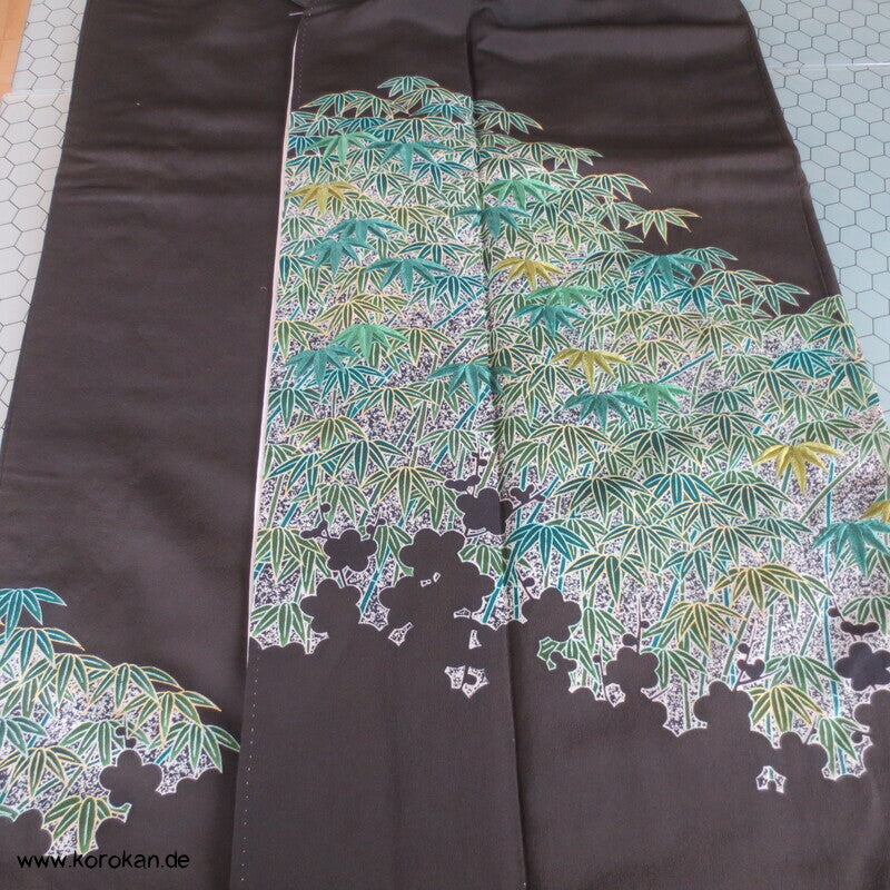 blaugrüner Bambuswald bestickter Tomesode Kimono