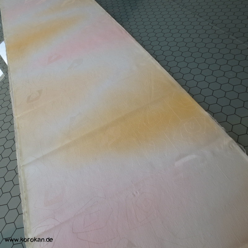 stilisierte Rose vor Bokashi Juban Kimono Futterstoff