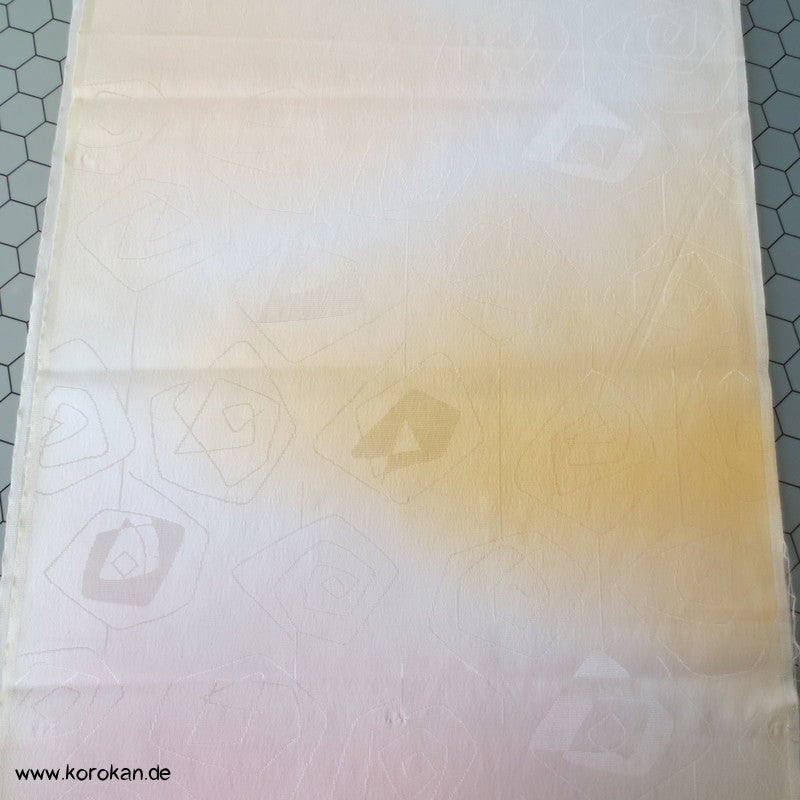 stilisierte Rose vor Bokashi Juban Kimono Futterstoff