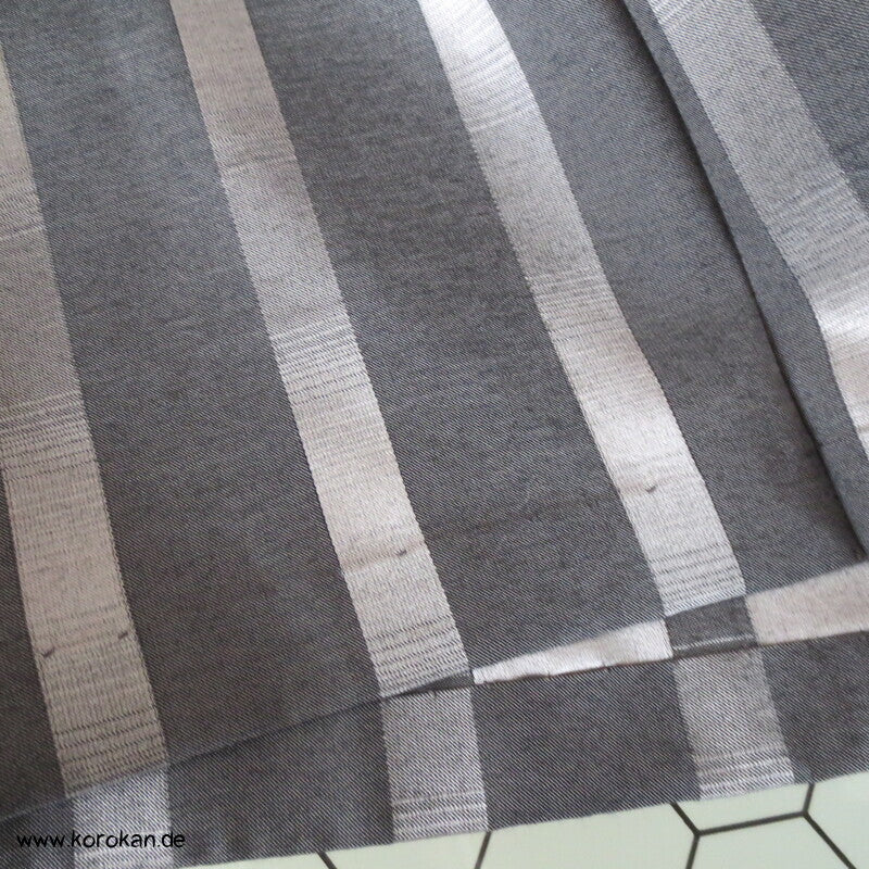 gestreifte Seiden Hakama  - Umanori Hosentyp - neu
