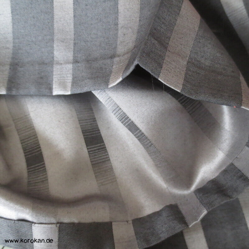 gestreifte Seiden Hakama  - Umanori Hosentyp - neu