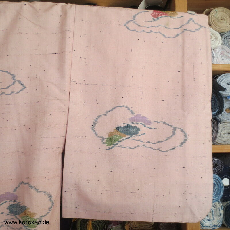 Tsumugi Seide Kasuri Wolken in sakura rosa