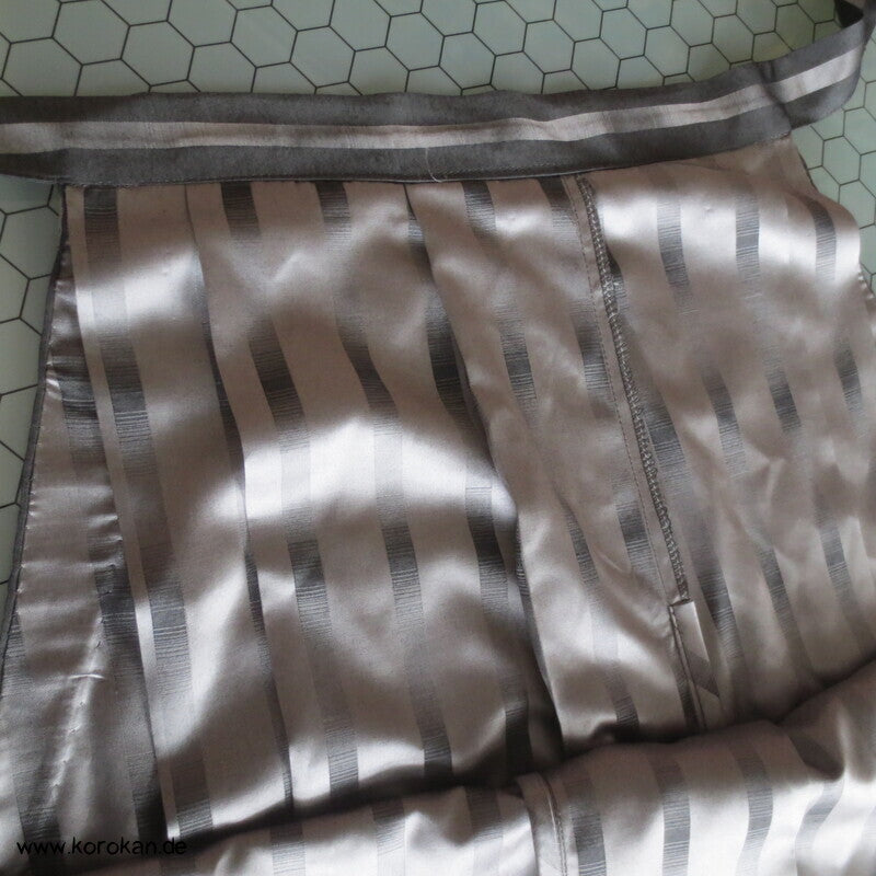 gestreifte Seiden Hakama  - Umanori Hosentyp - neu