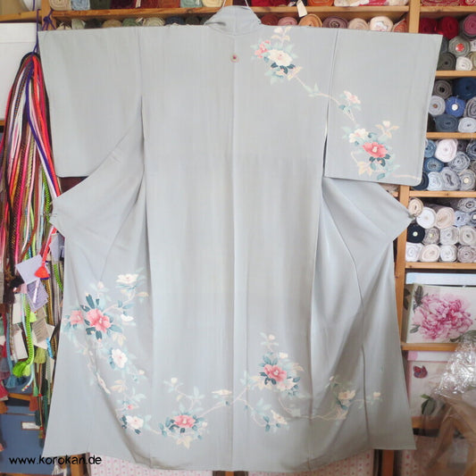 Homongi Kimono Seidencrepe hellblaugrau Kamelien
