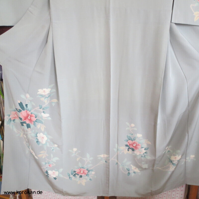 Homongi Kimono Seidencrepe hellblaugrau Kamelien