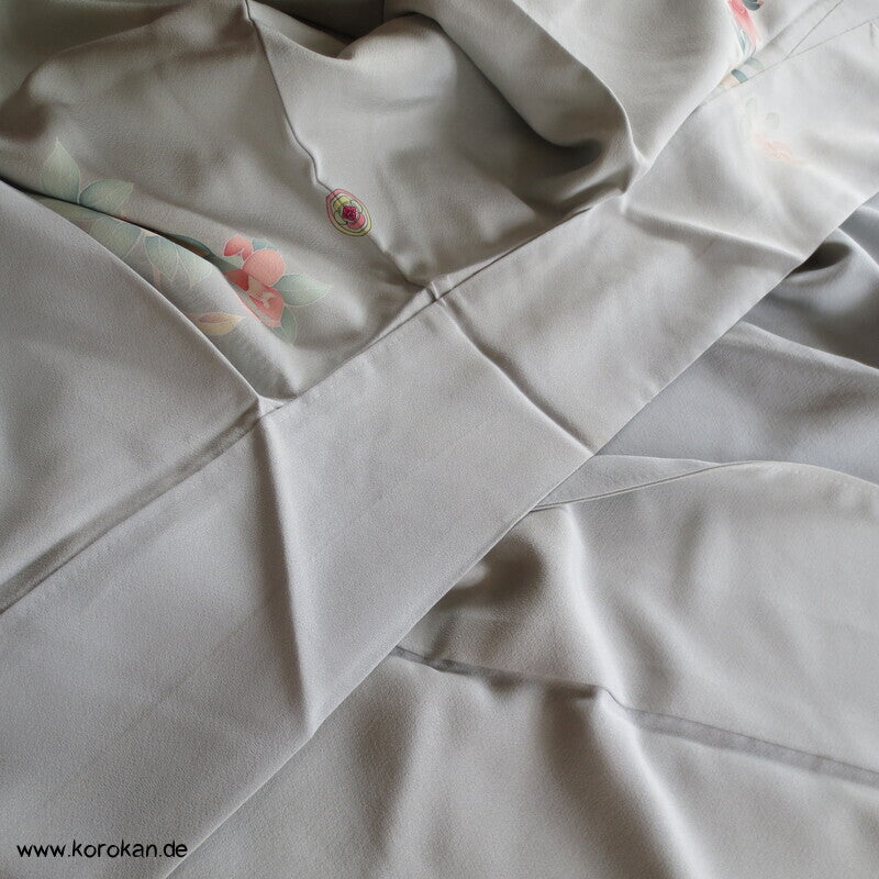 Homongi Kimono Seidencrepe hellblaugrau Kamelien