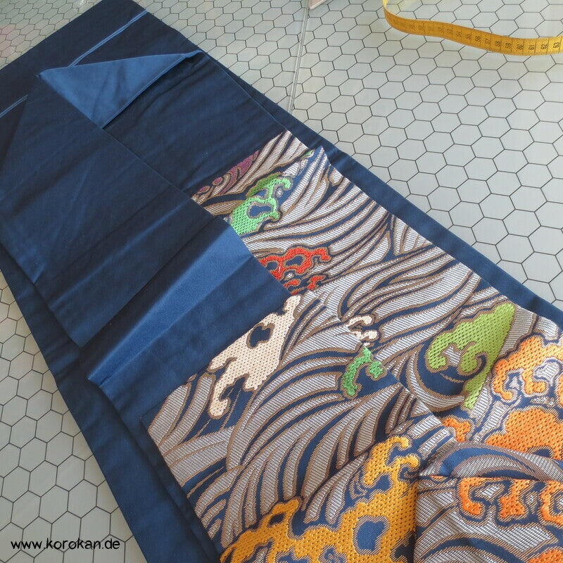 wilde bunte Wellen auf dunkelblau Nagoya Obi