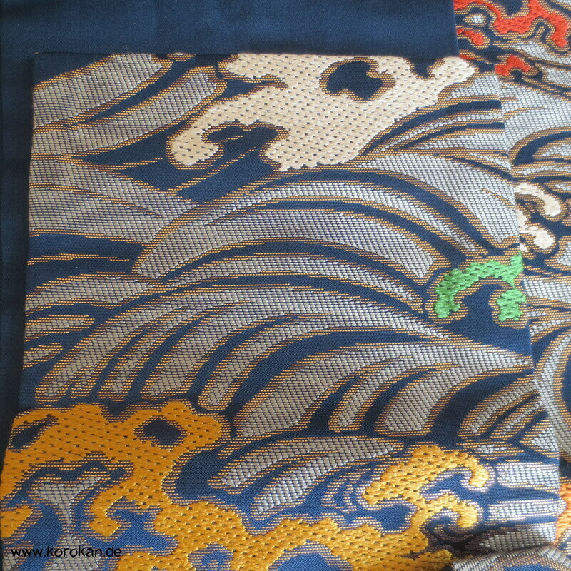 wilde bunte Wellen auf dunkelblau Nagoya Obi
