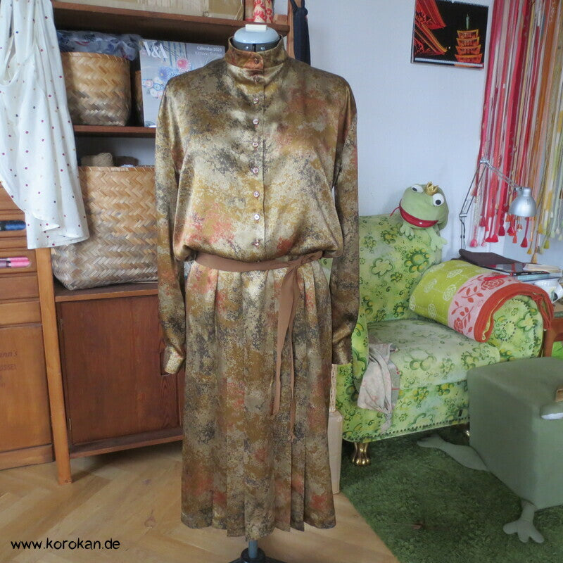 Seiden Satin Camouflage Kleid - Stehkragen, Rock mit Falten, langarm, Gr. L