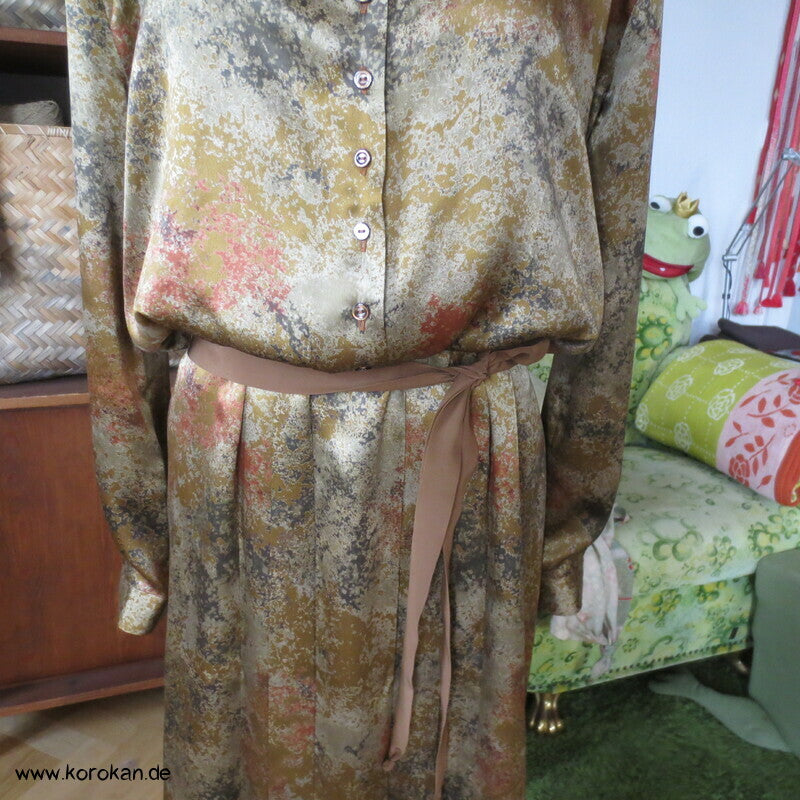 Seiden Satin Camouflage Kleid - Stehkragen, Rock mit Falten, langarm, Gr. L