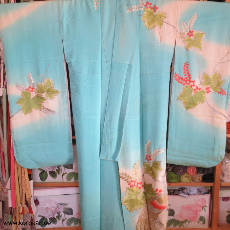 silberne Phönixstickerei auf türkisblauem Seidendamast Furisode