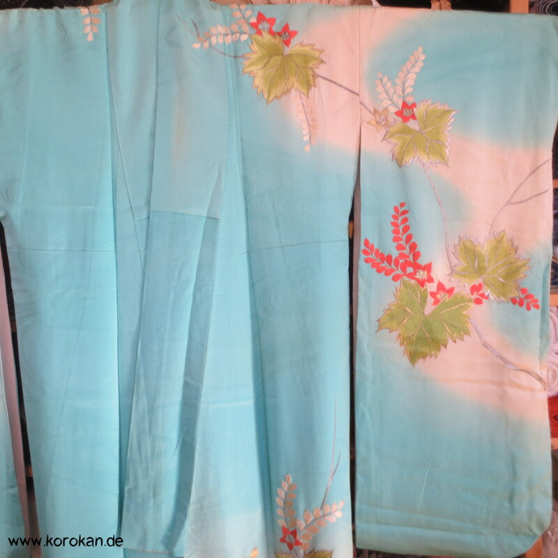 silberne Phönixstickerei auf türkisblauem Seidendamast Furisode
