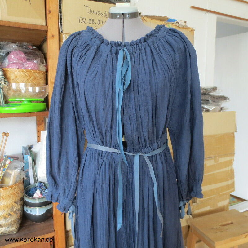 Mittelalter Zero Waste Unterkleid indigo Hanfkrepp