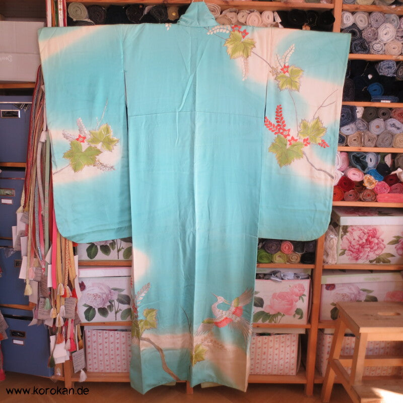 silberne Phönixstickerei auf türkisblauem Seidendamast Furisode