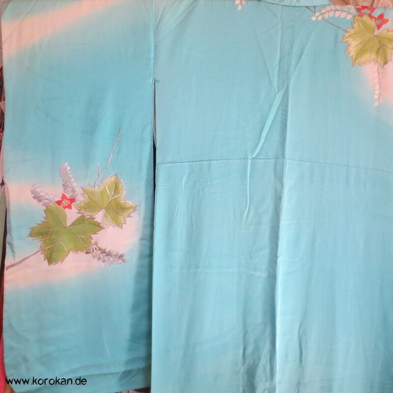 silberne Phönixstickerei auf türkisblauem Seidendamast Furisode