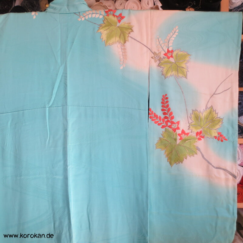 silberne Phönixstickerei auf türkisblauem Seidendamast Furisode