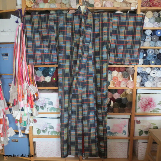 Tsumugi Seiden Kimono mit Kasuri Karo