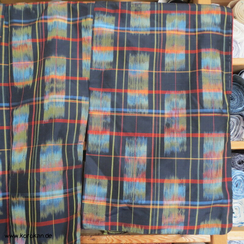Tsumugi Seiden Kimono mit Kasuri Karo