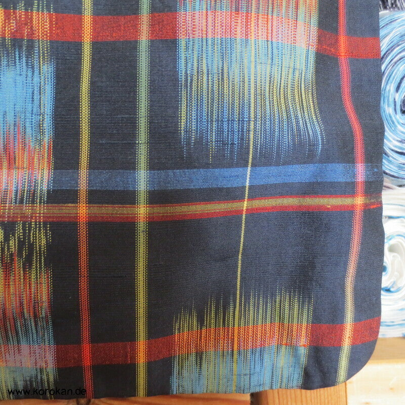 Tsumugi Seiden Kimono mit Kasuri Karo