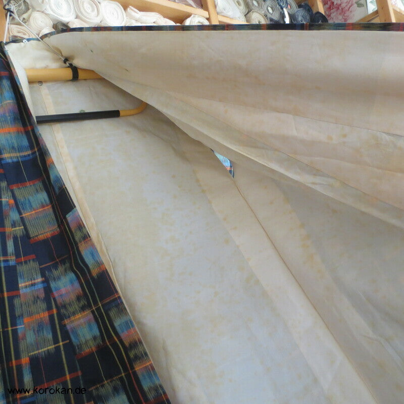 Tsumugi Seiden Kimono mit Kasuri Karo