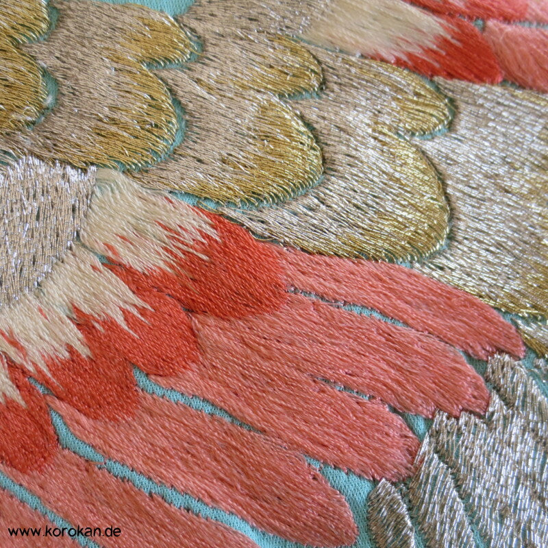 silberne Phönixstickerei auf türkisblauem Seidendamast Furisode