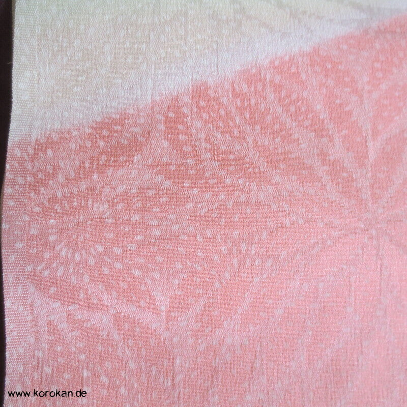 Kiku und Steinplattenmuster Juban Kimono Seiden Stoffrolle