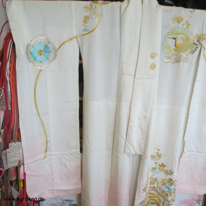 Goldstickerei auf Sommer Rho Seide Furisode Hochzeits Kimono