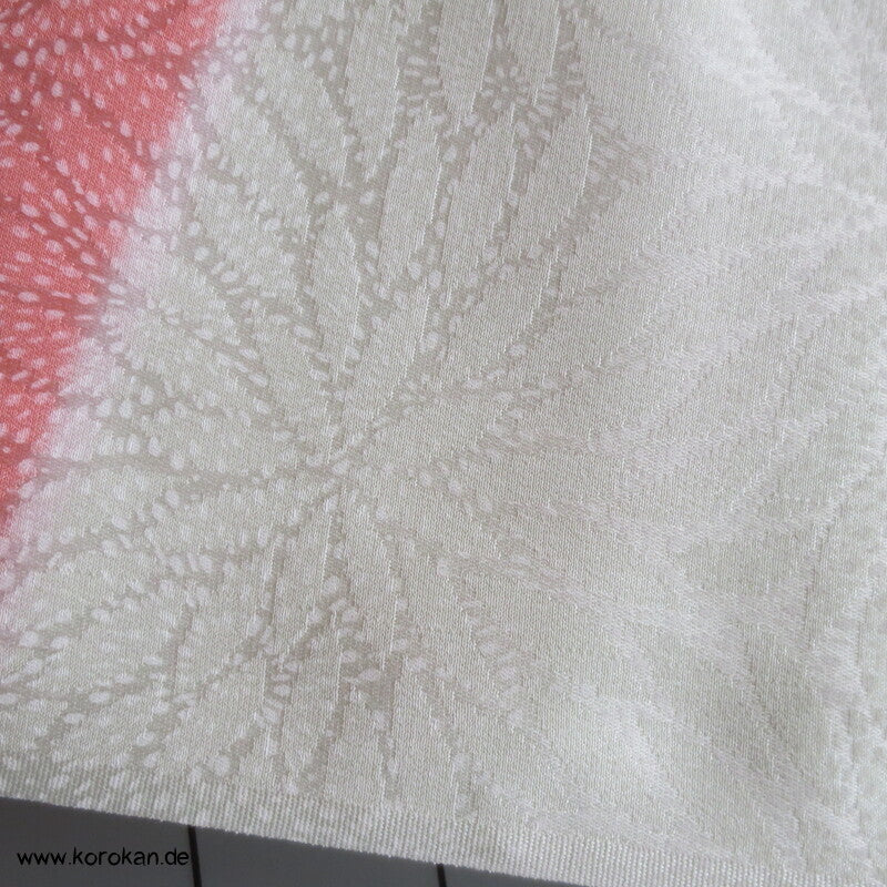 Kiku und Steinplattenmuster Juban Kimono Seiden Stoffrolle