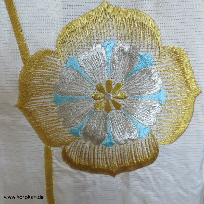 Goldstickerei auf Sommer Rho Seide Furisode Hochzeits Kimono