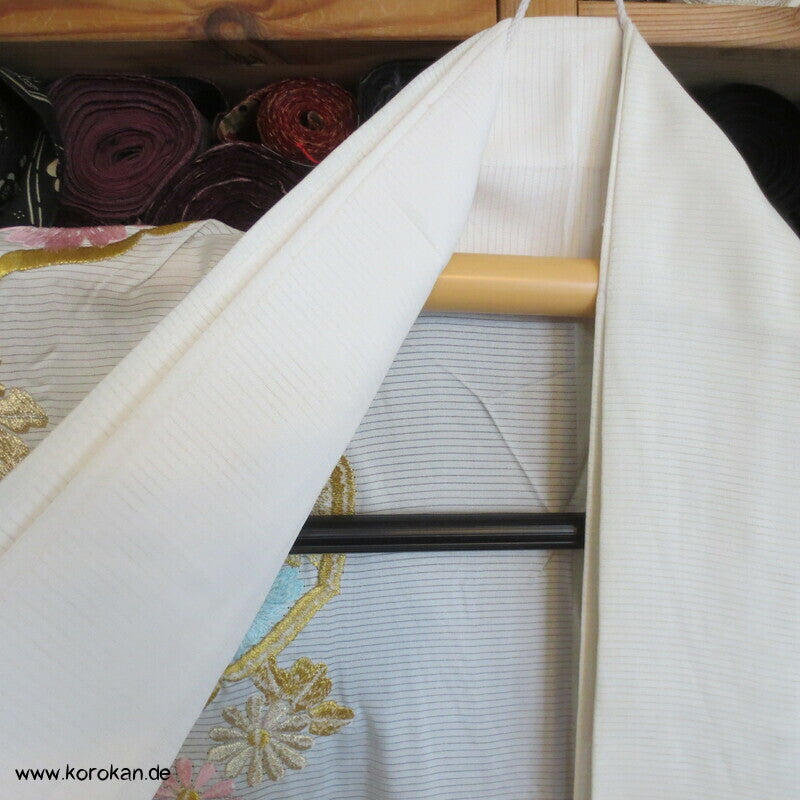 Goldstickerei auf Sommer Rho Seide Furisode Hochzeits Kimono