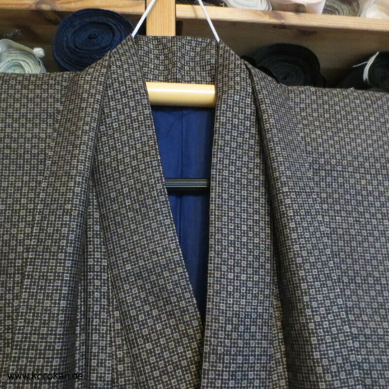 braunes Oshima Tsumugi Seide Kimono + Haori Ensemble