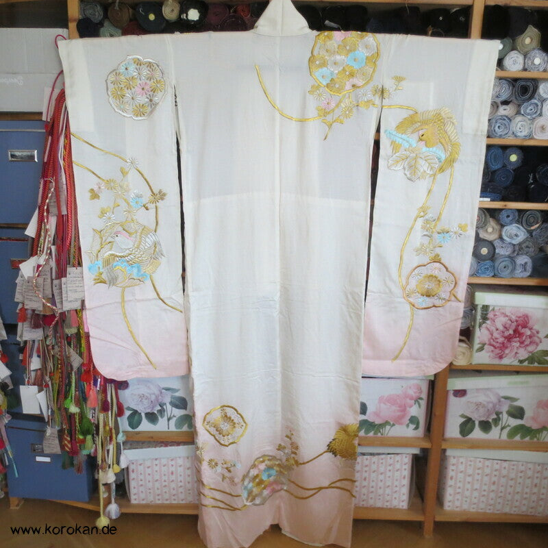 Goldstickerei auf Sommer Rho Seide Furisode Hochzeits Kimono