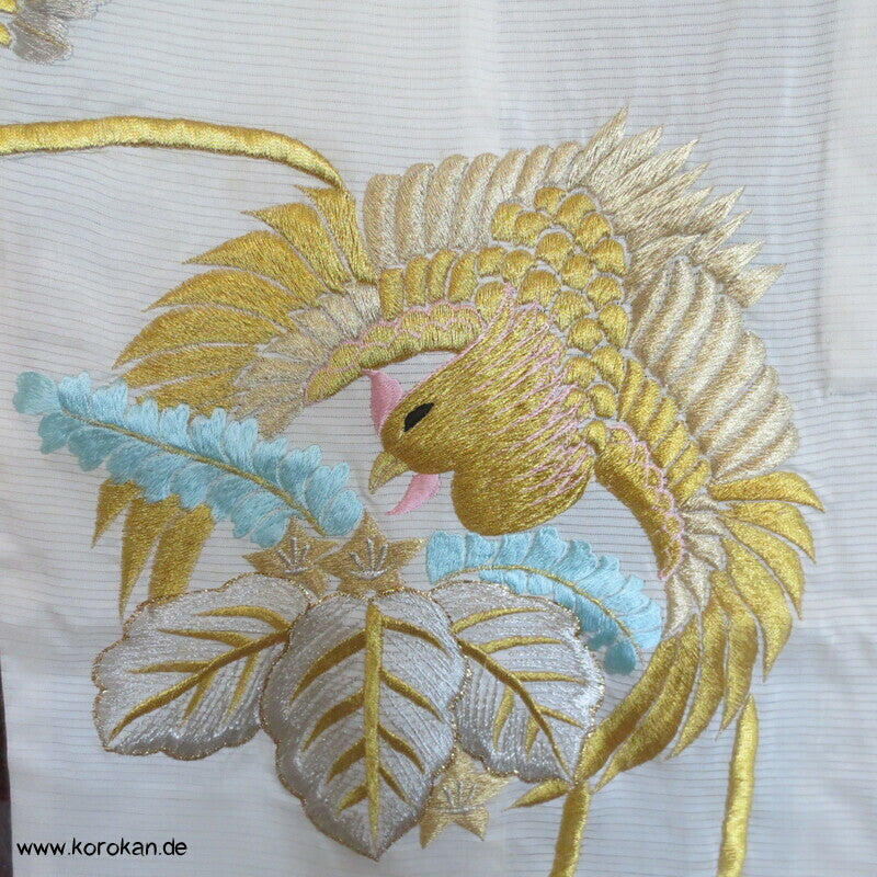 Goldstickerei auf Sommer Rho Seide Furisode Hochzeits Kimono
