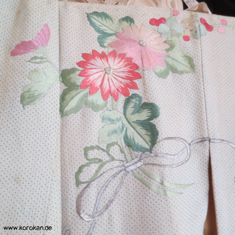 hellblauer Kanoko Druck, Stickereien Furisode Seiden Kimono