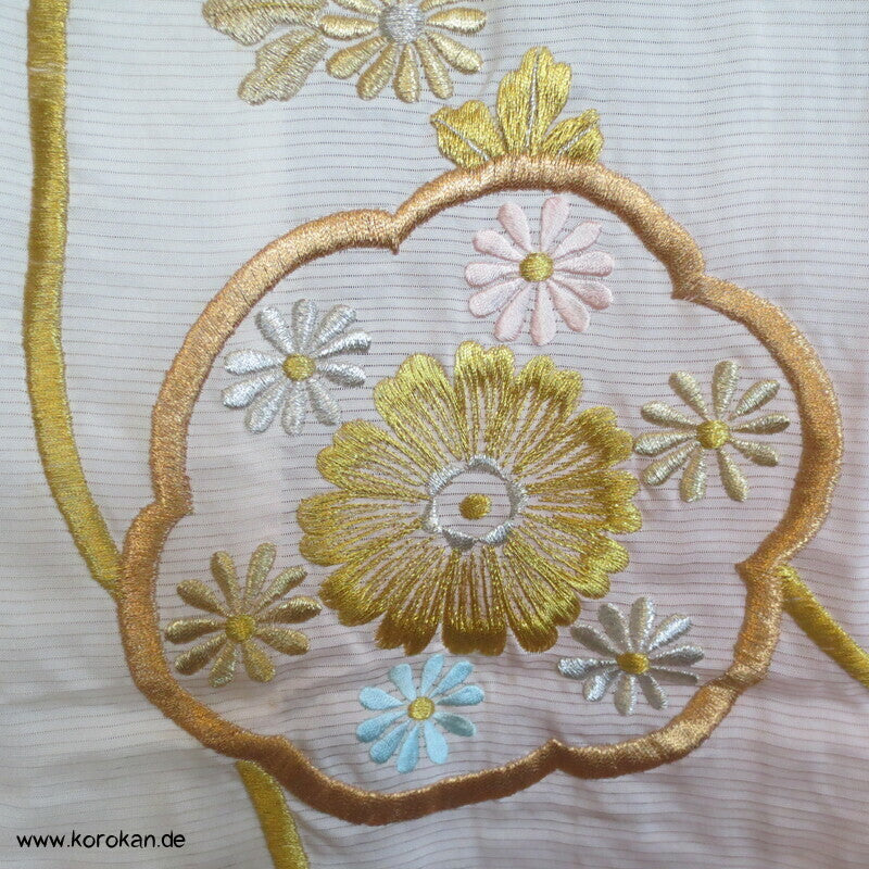 Goldstickerei auf Sommer Rho Seide Furisode Hochzeits Kimono