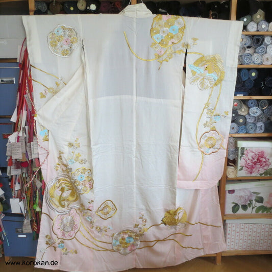 Goldstickerei auf Sommer Rho Seide Furisode Hochzeits Kimono