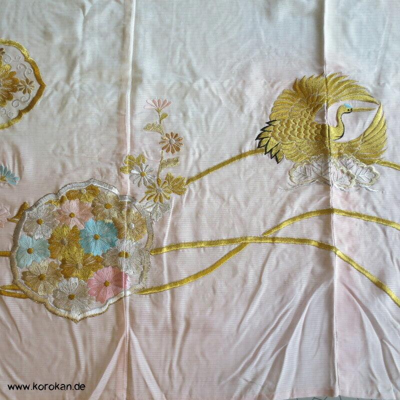 Goldstickerei auf Sommer Rho Seide Furisode Hochzeits Kimono