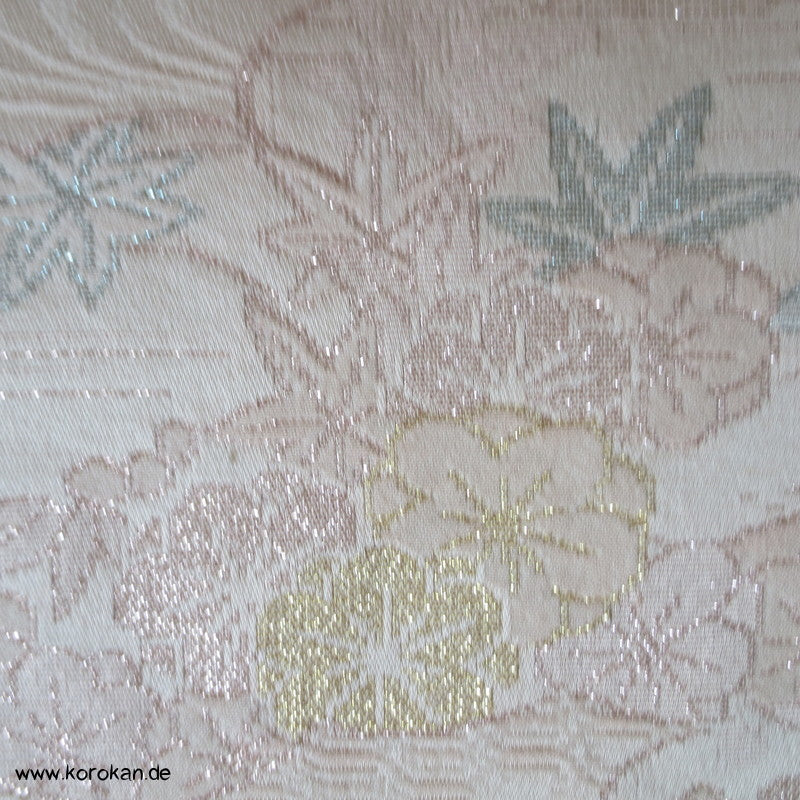 Himmelswolken Seidenjacquard, Lurex und Urushi, pastellfarben