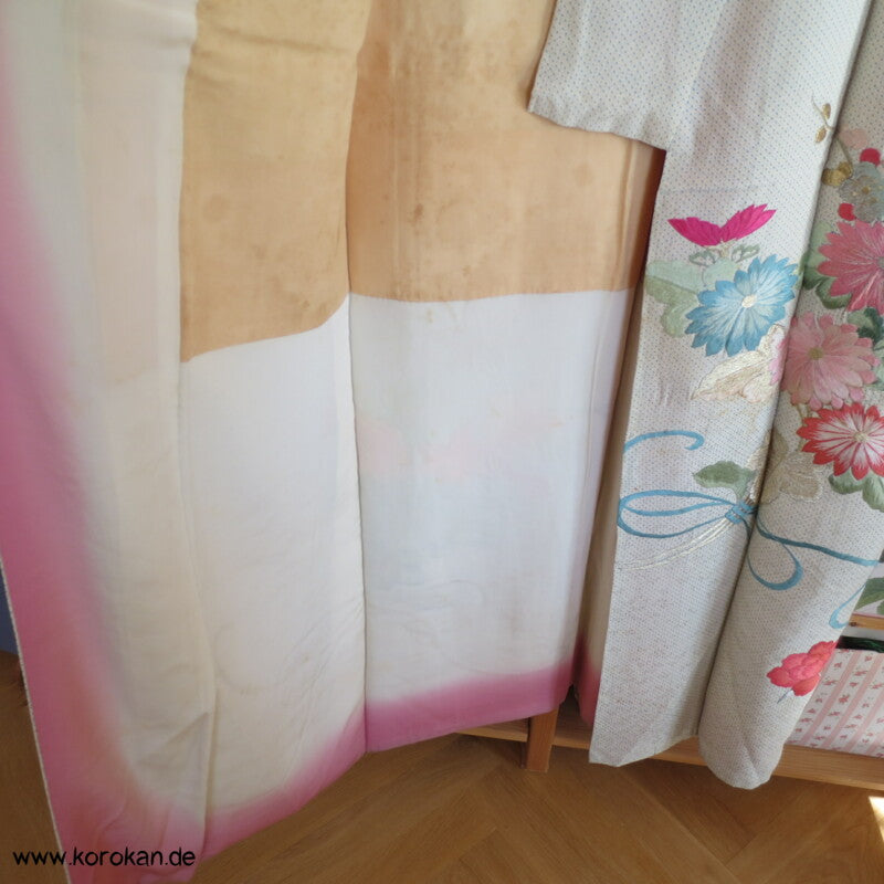 hellblauer Kanoko Druck, Stickereien Furisode Seiden Kimono