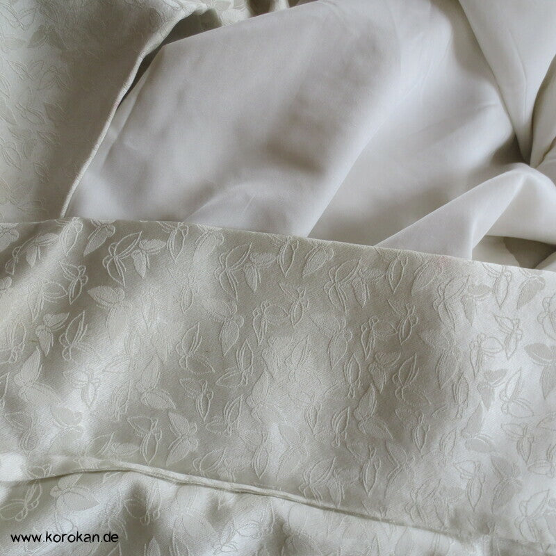 Schmetterlinge, gewebt, gemalt, gestickt Homongi Kimono Seidendamast