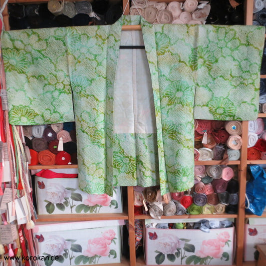 Full Shibori hellgrüne Blüten Seidendamast Haori Kimonojacke mit Himo