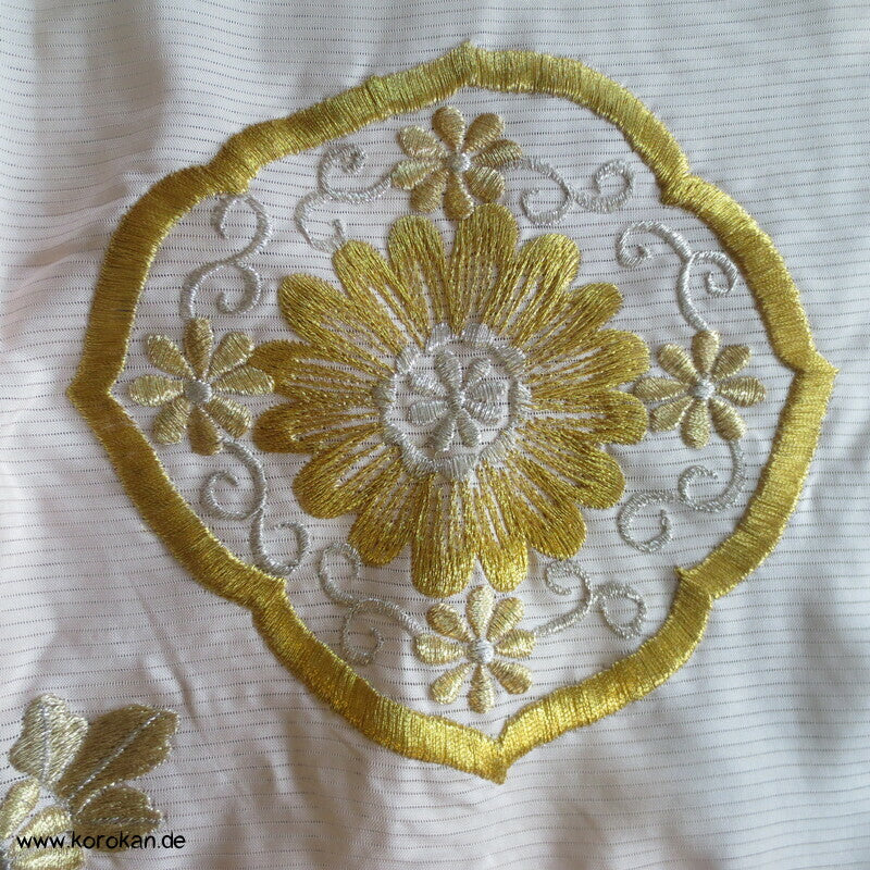 Goldstickerei auf Sommer Rho Seide Furisode Hochzeits Kimono