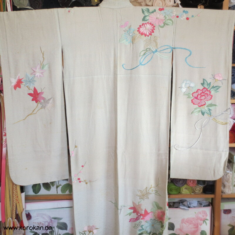hellblauer Kanoko Druck, Stickereien Furisode Seiden Kimono