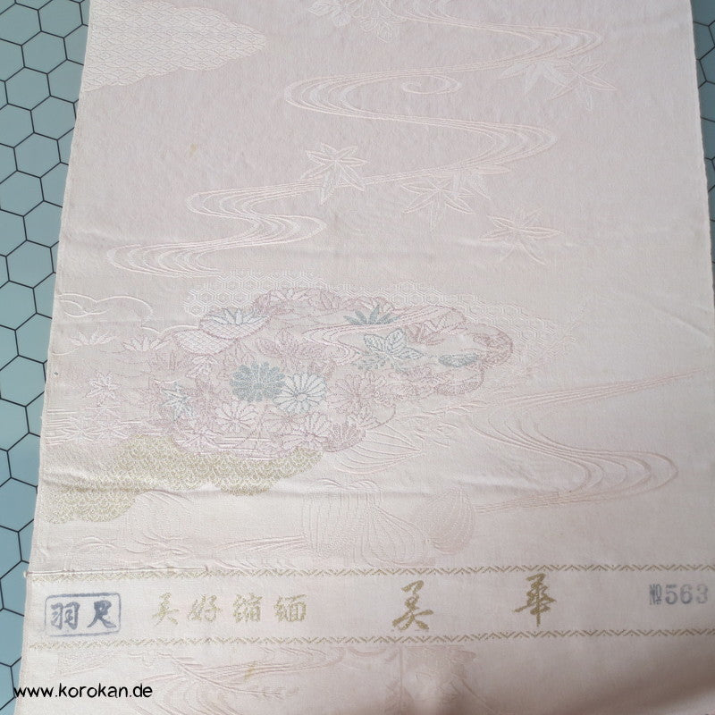Himmelswolken Seidenjacquard, Lurex und Urushi, pastellfarben