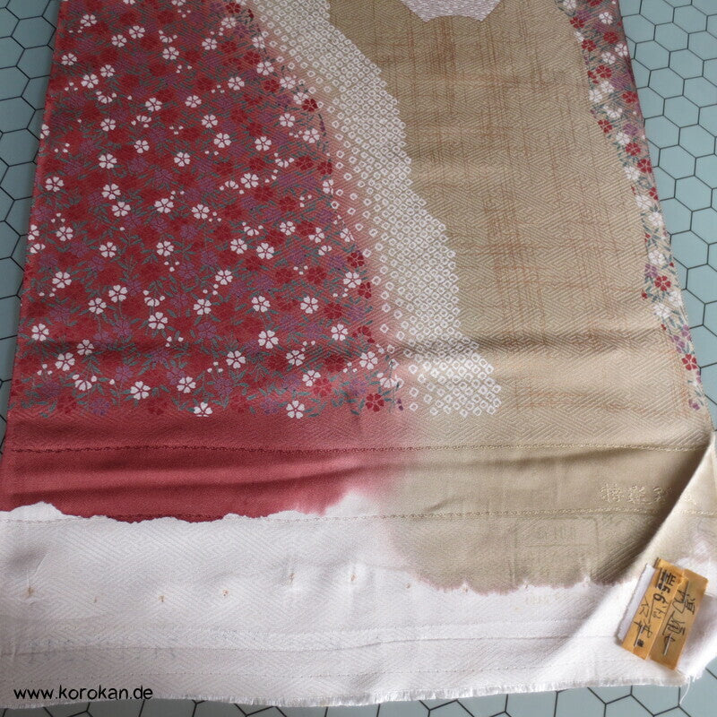 Karinui Kimono Seidendamast Stoff Blumenschwung, bestickt