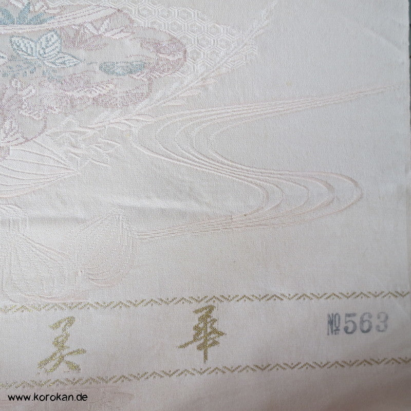 Himmelswolken Seidenjacquard, Lurex und Urushi, pastellfarben