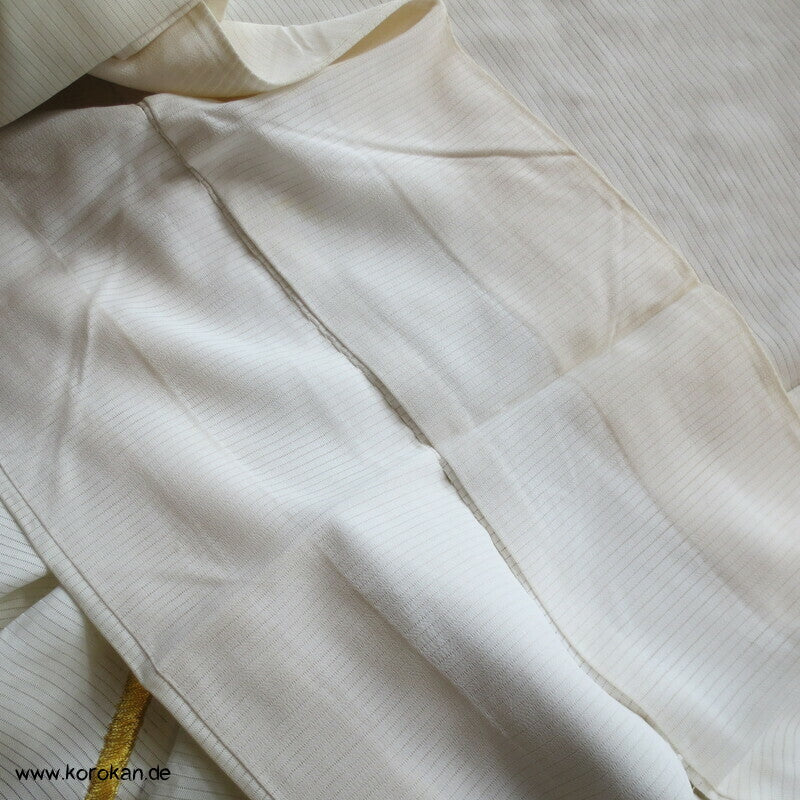 Goldstickerei auf Sommer Rho Seide Furisode Hochzeits Kimono