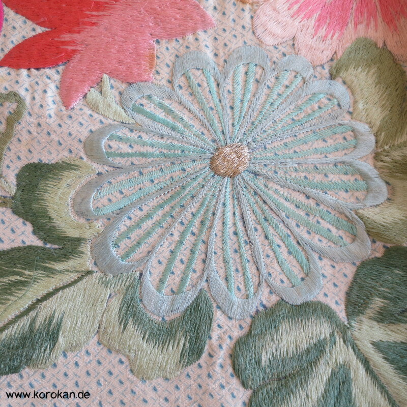 hellblauer Kanoko Druck, Stickereien Furisode Seiden Kimono