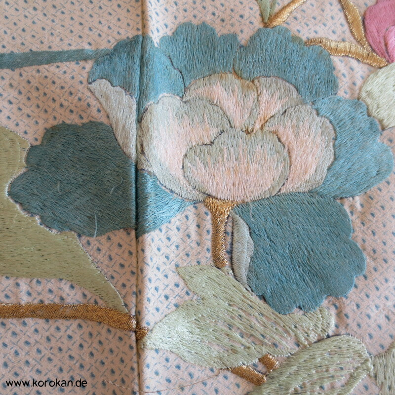 hellblauer Kanoko Druck, Stickereien Furisode Seiden Kimono
